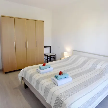 Lino B4 By Interhome