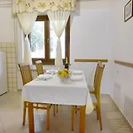 Lino B4 By Interhome