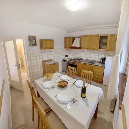 Appartement Lino B4 By Interhome