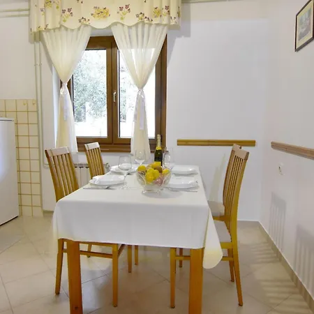 Lino B4 By Interhome